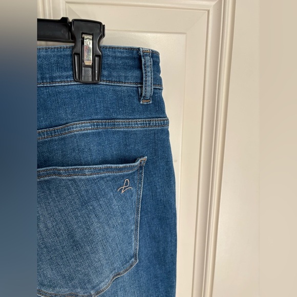 DL1961 Mara Straight Mid Rise Instasculpt™ Ankle Jeans Size 33 - Picture 4 of 9